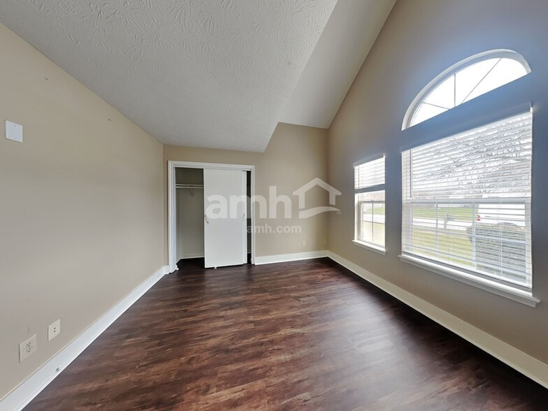 Building Photo - 7818 Bent Willow Dr