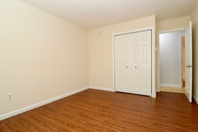 Building Photo - 86 Buddington Rd