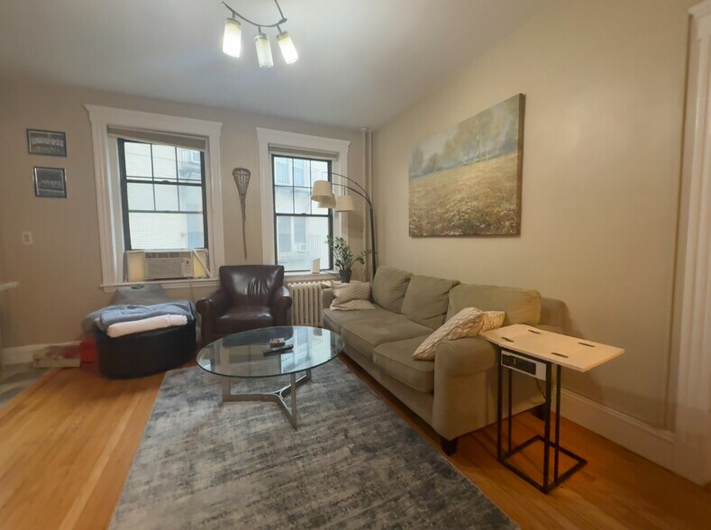 Primary Photo - 2 Sutherland Rd