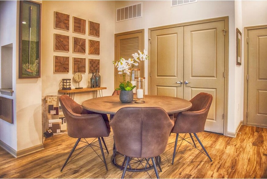 Building Photo - The Ironwood Luxury Apartments and Townhomes