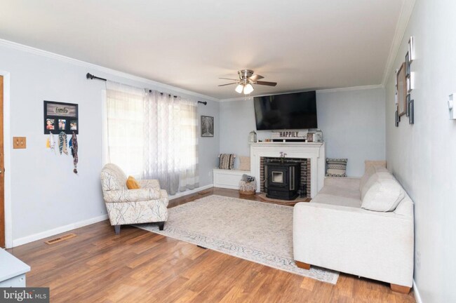 Building Photo - 44 Lexington Dr