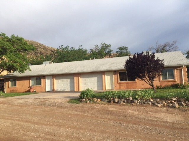 Building Photo - 38 E 140 S