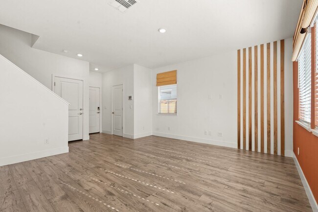 Building Photo - The Birch - - 3 Bedroom, 2.5 Bath single f...