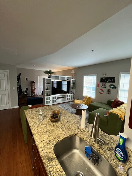 Building Photo - 37 Prospect St