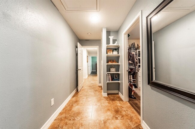 Building Photo - 11 10th Ave N