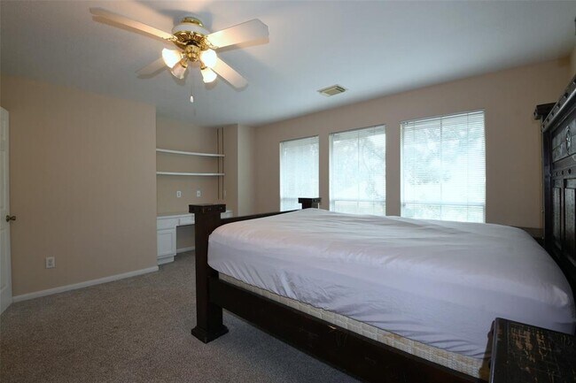 Building Photo - 18719 Racquet Sports Way