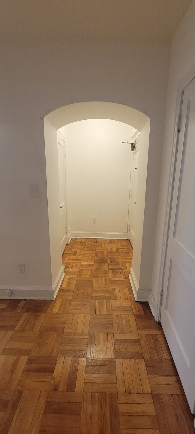 Hallway entrance - 5061 New Hampshire Ave NW