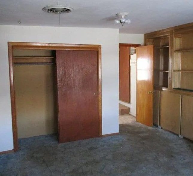 Building Photo - 348 Hilltop St