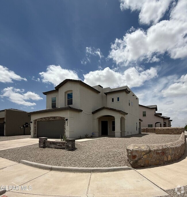 Building Photo - 804 Blingwood