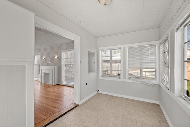 Building Photo - 2917 Iola St