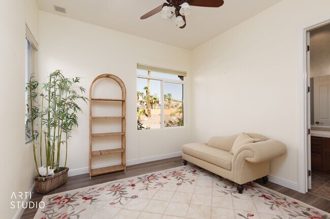 Building Photo - Beautiful home located in the gated commun...