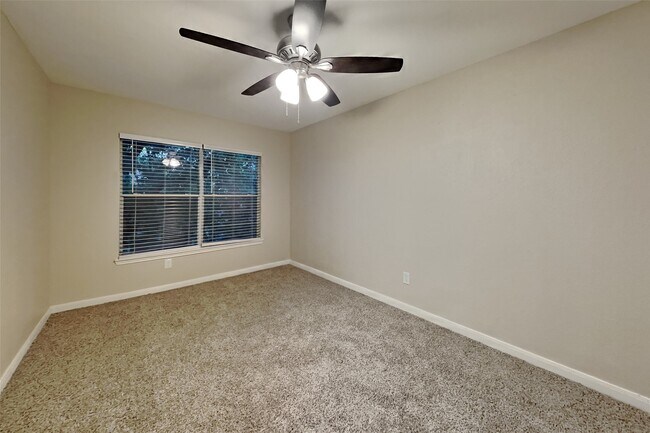Building Photo - 26871 Castlecliff Ln