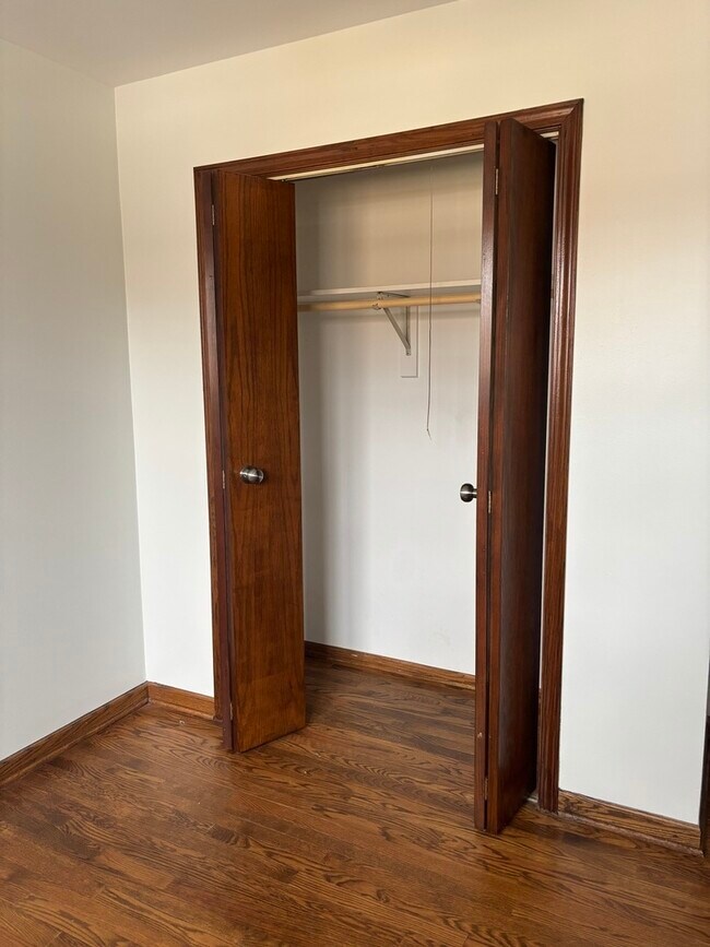 Building Photo - 4801 S Kolin Ave