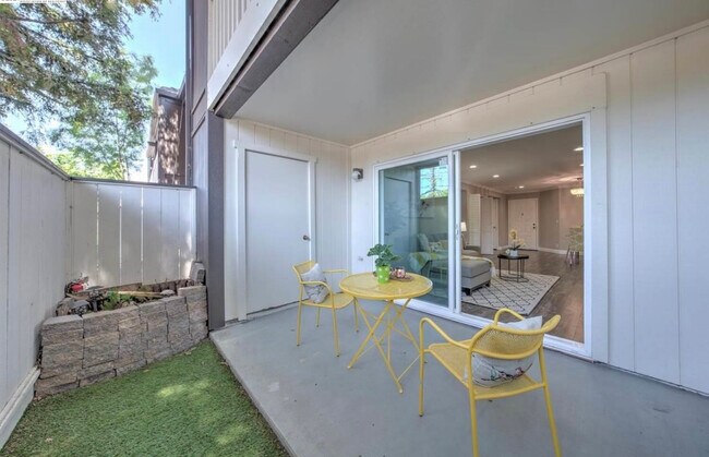 Building Photo - 47112 Warm Springs Blvd