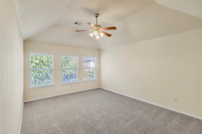 Building Photo - 2803 Lakecrest Way Dr