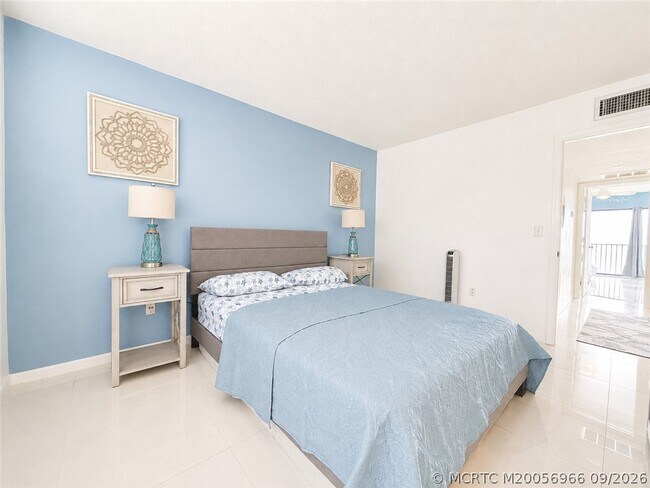 Building Photo - 11000 S Ocean Dr