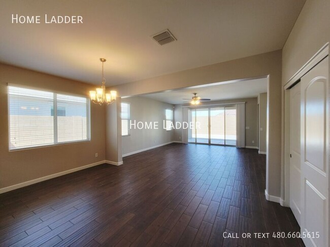 Building Photo - 13610 W Briles Rd