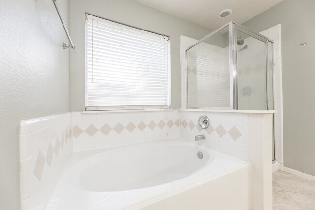 Building Photo - 21403 Hadrian Dr