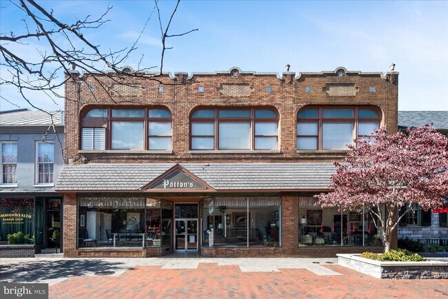 Building Photo - 402 S Loudoun St