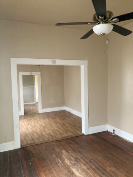 Building Photo - 430 Ferris Ave
