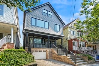 Building Photo - 31 W 46th St