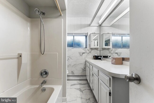 Building Photo - 1103 Red Bank Ave