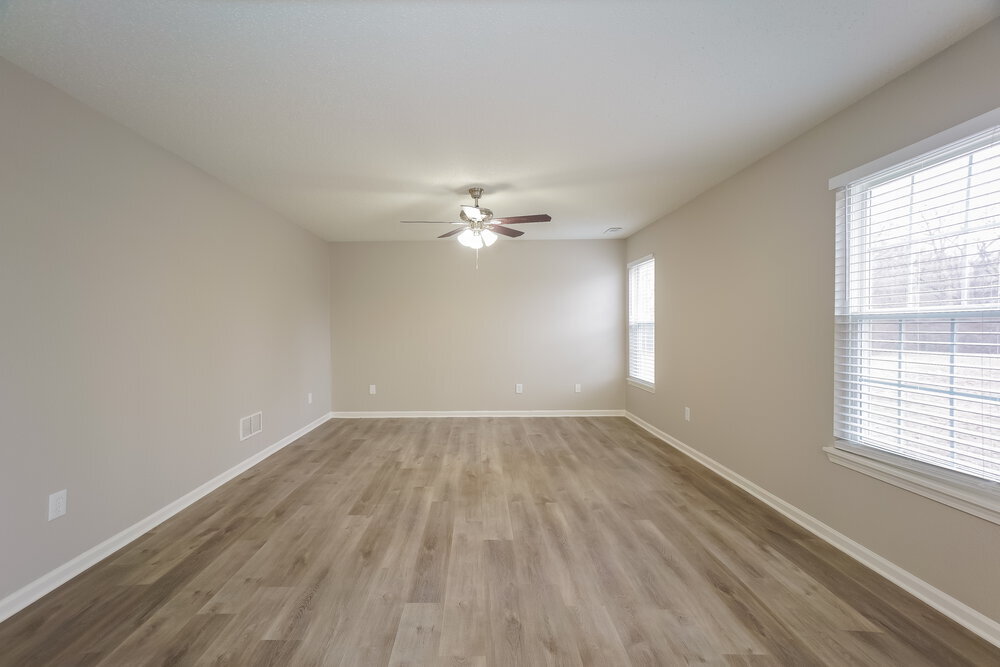 Building Photo - 9217 Dry Creek Dr