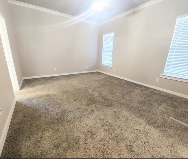 Building Photo - PRE-LEASING for AUGUST - 4 Bedroom in Upland Crossing