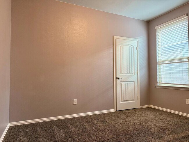 Building Photo - Home for Rent