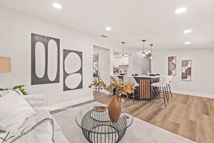 Building Photo - 5908 S Manhattan Ave