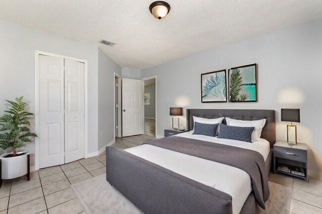 Building Photo - 588 Imperial Pl