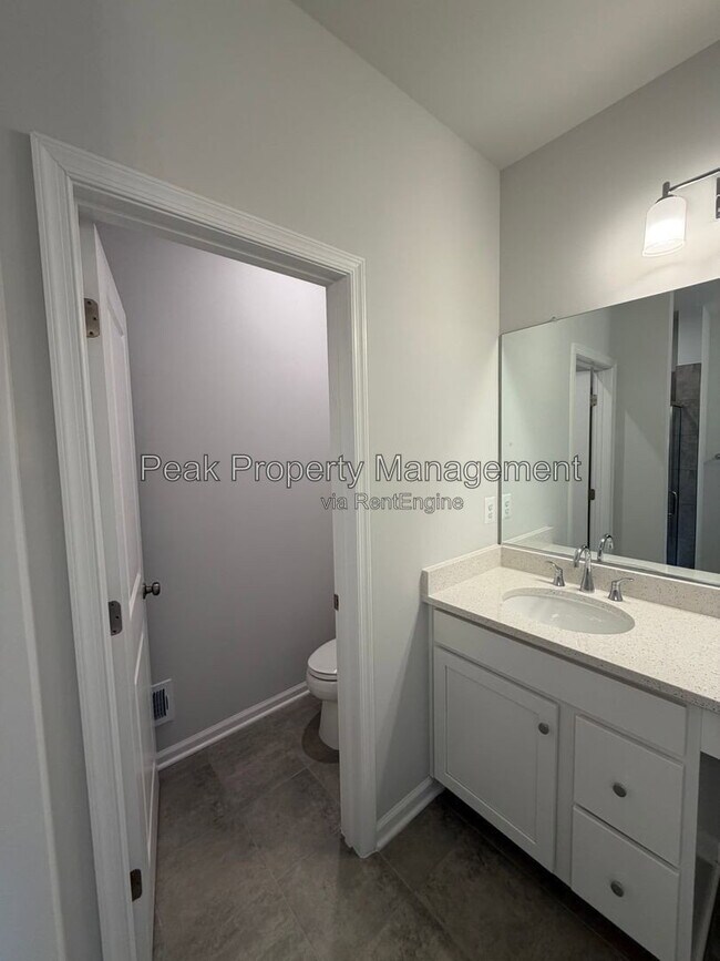 Building Photo - 227 Brattice Dr