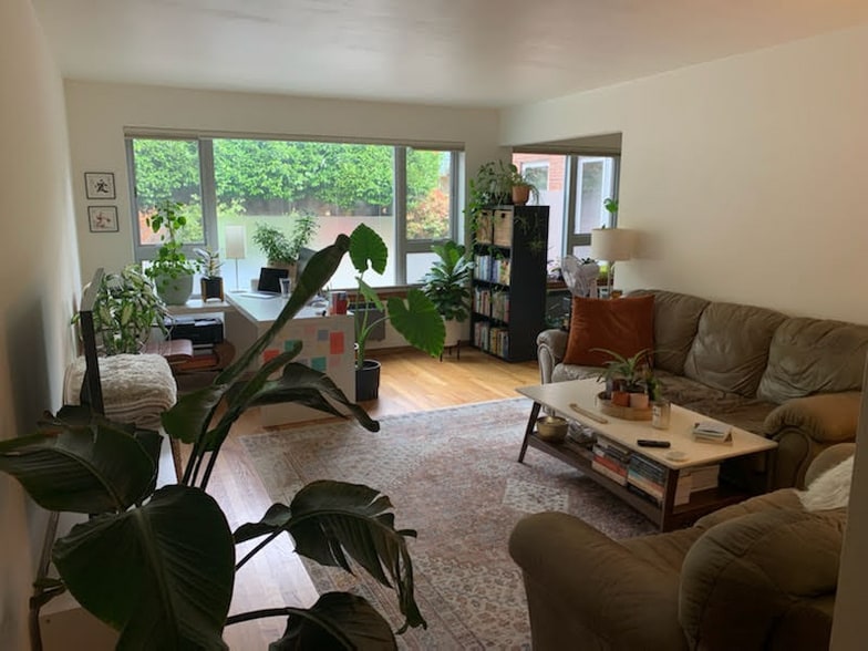 Building Photo - 530 W Olympic Pl