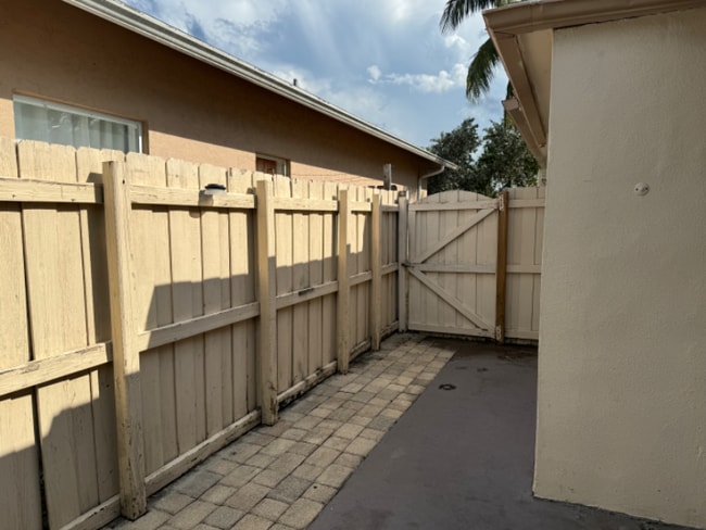 Building Photo - 251 NE 41st St