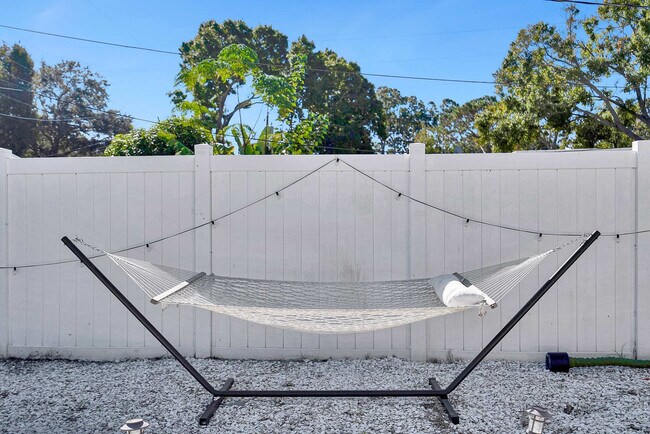 Building Photo - 897 Imperial Dr