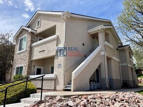 Building Photo - 3890 Strawberry Field Grove