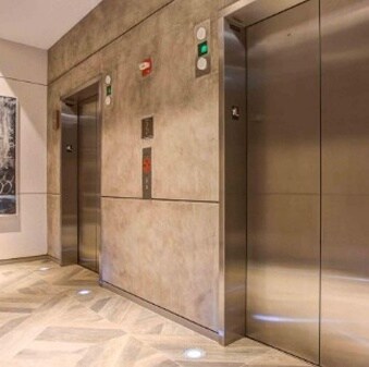 Building Photo - 451 N State St