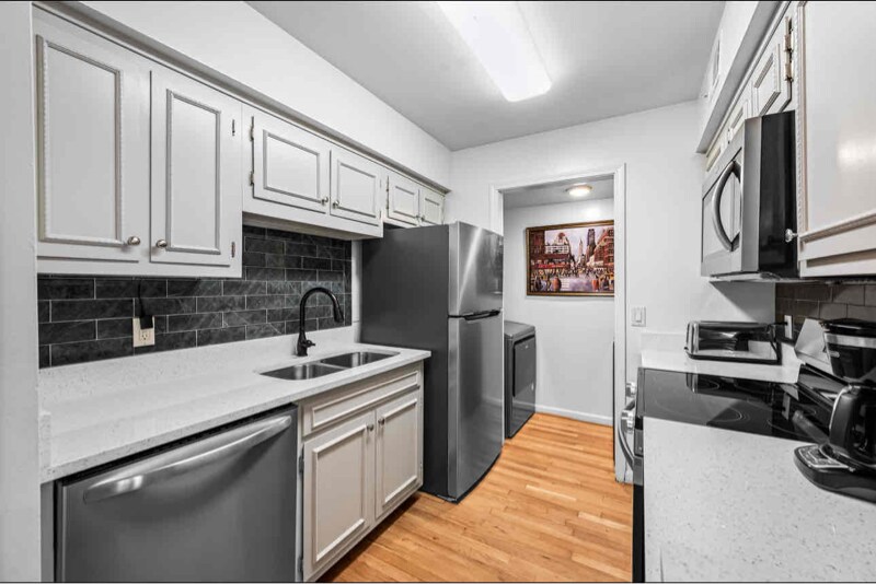 Building Photo - 2905 Burch Ave