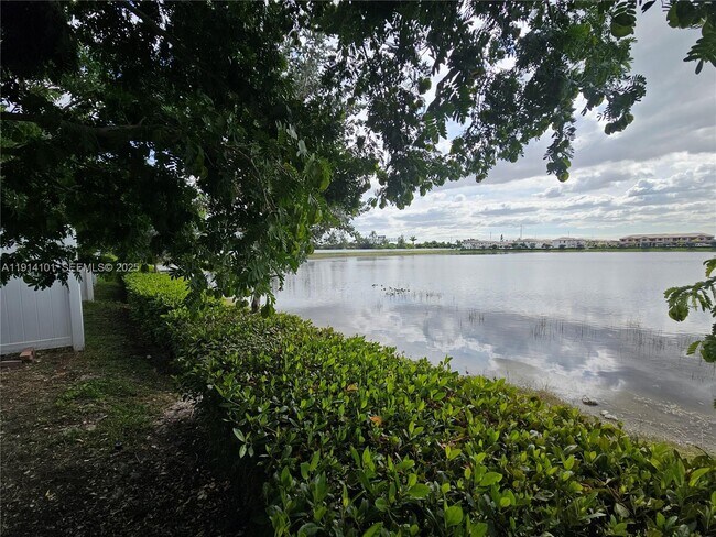 Building Photo - 3310 W 114th Terrace