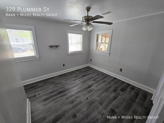 Building Photo - 329 Plummer St