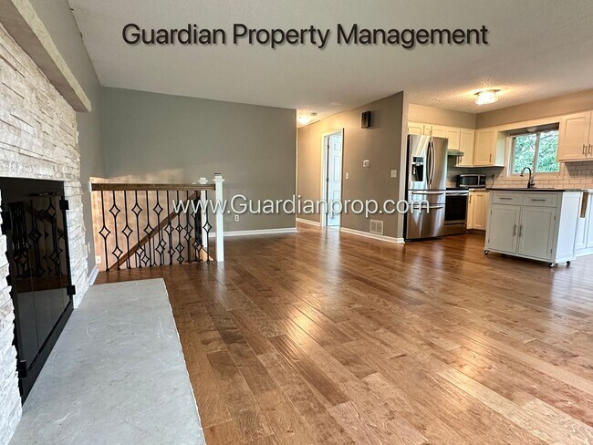Building Photo - Eden Prairie Single Family Home, Fenced Yard, 2 Car Garage, Dishwasher W/D