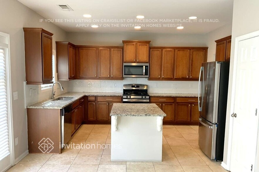 Building Photo - 3851 Lake Sanctuary Way