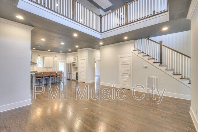 Building Photo - 1537B Battlefield Dr
