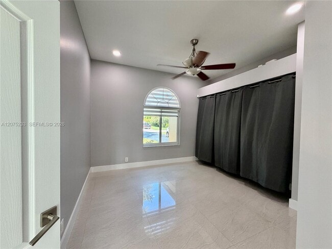 Building Photo - 5600 SW 199th Ave
