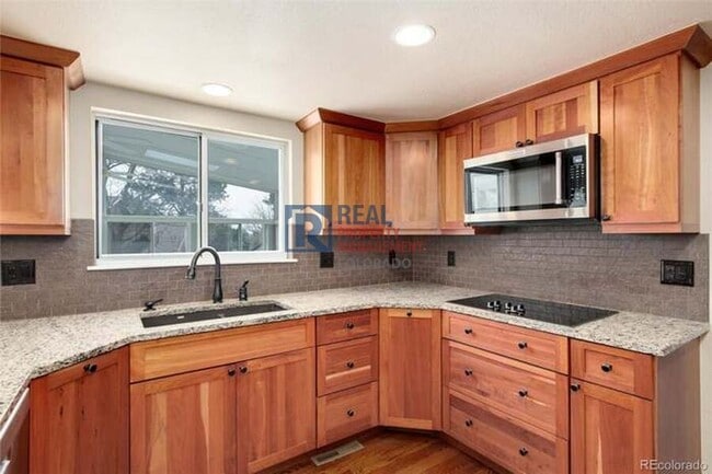 Building Photo - 5876 S Kingston Way
