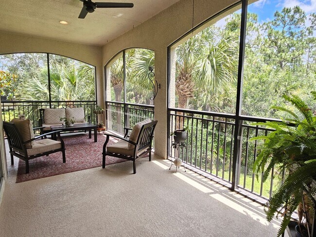 Building Photo - Annual Furnished or Unfurnished 3 Bedroom 2 Bathroom Second Floor Condo in Venetian Golf & River ...