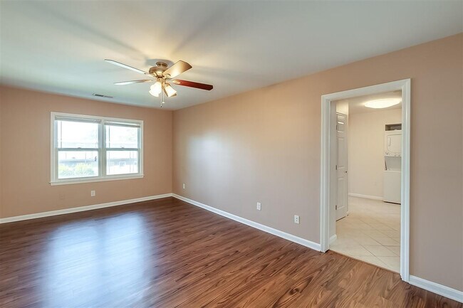 Building Photo - 1439 Townley Dr