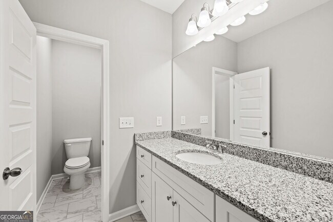 Building Photo - 559 Belmont Ln