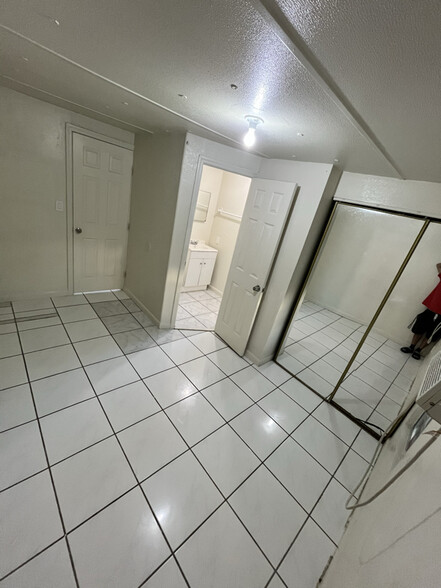 Building Photo - 1135 SW 127th Ct