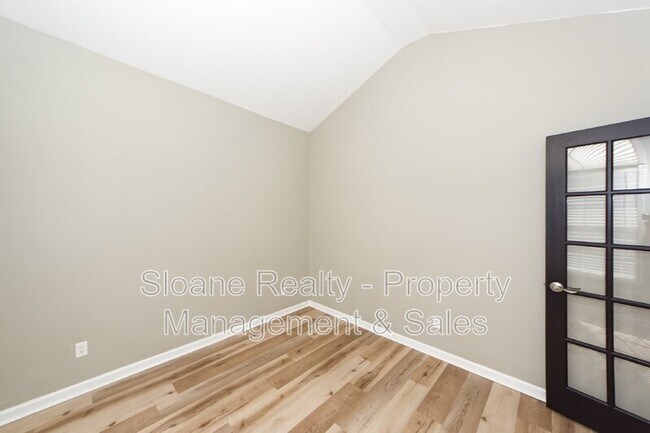 Building Photo - 112 Tanglewood Cir